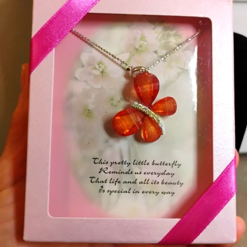 New Crystal Butterfly Necklace Silver‎ Tone